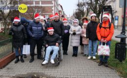 Wesoła „Sztafeta z Mikołajem” na ulicach miasta
