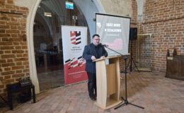 Andrzej Rutecki podczas wykładu w Muzeum Pogranicza