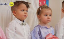 „Wiewiórki” złożyły życzenia z okazji Dnia Babci i Dziadka