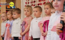 „Wiewiórki” złożyły życzenia z okazji Dnia Babci i Dziadka