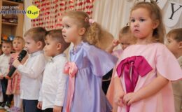 „Wiewiórki” złożyły życzenia z okazji Dnia Babci i Dziadka