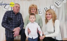 „Wiewiórki” złożyły życzenia z okazji Dnia Babci i Dziadka
