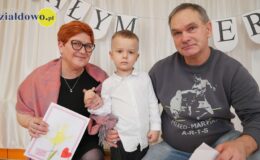 „Wiewiórki” złożyły życzenia z okazji Dnia Babci i Dziadka
