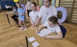 Dyktando w biegu, czyli jak połączyć zajęcia ruchowe z ortografią