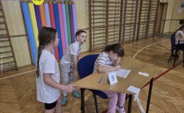Dyktando w biegu, czyli jak połączyć zajęcia ruchowe z ortografią
