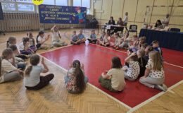 Dyktando w biegu, czyli jak połączyć zajęcia ruchowe z ortografią