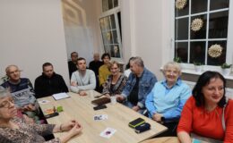 Plany DKS – spotkanie przy stoliku i 100 lat dla poetów