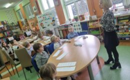 Pasowania na czytelnika – uroczystość dla pierwszoklasistów