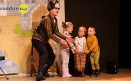 „Kot w butach” rozbawił dzieciaki