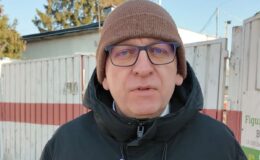 burmistrz Grzegorz Mrowiński na ul. Polnej w Działdowie