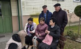 Seniorzy dzielą się wspomnieniami