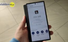 telefon komórkowy z kodem blik