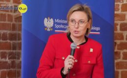 ministra Adriana Porowska omawia program „Moc małych społeczności” podczas spotkania w Działdowie