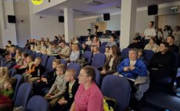 Roztańczone przedszkolaki na scenie MDK