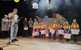Roztańczone przedszkolaki na scenie MDK