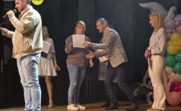 Roztańczone przedszkolaki na scenie MDK