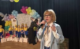 Roztańczone przedszkolaki na scenie MDK