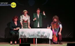 Spektakl w MDK – „I LOVE YOU, a teraz się zmień”