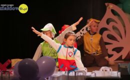 Roztańczone przedszkolaki na scenie MDK