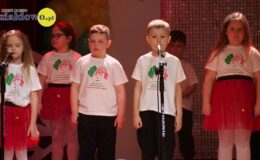 Roztańczone przedszkolaki na scenie MDK