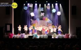 Roztańczone przedszkolaki na scenie MDK
