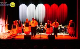 „Ojczyzna w sercu, pieśni na ustach”. Wzruszający koncert patriotyczny seniorów