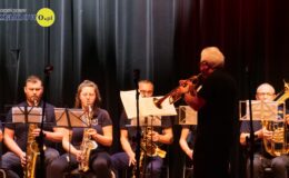 „Ojczyzna w sercu, pieśni na ustach”. Wzruszający koncert patriotyczny seniorów
