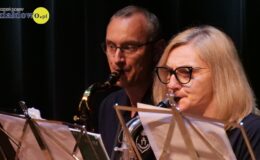 „Ojczyzna w sercu, pieśni na ustach”. Wzruszający koncert patriotyczny seniorów