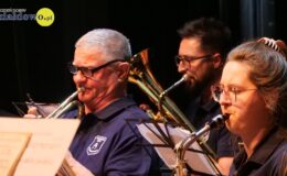 „Ojczyzna w sercu, pieśni na ustach”. Wzruszający koncert patriotyczny seniorów