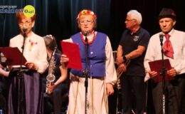 „Ojczyzna w sercu, pieśni na ustach”. Wzruszający koncert patriotyczny seniorów