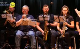 „Ojczyzna w sercu, pieśni na ustach”. Wzruszający koncert patriotyczny seniorów