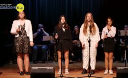 „Ojczyzna w sercu, pieśni na ustach”. Wzruszający koncert patriotyczny seniorów