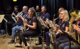 „Ojczyzna w sercu, pieśni na ustach”. Wzruszający koncert patriotyczny seniorów
