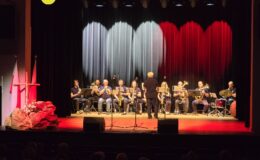 „Ojczyzna w sercu, pieśni na ustach”. Wzruszający koncert patriotyczny seniorów