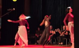 „Ojczyzna w sercu, pieśni na ustach”. Wzruszający koncert patriotyczny seniorów