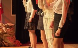 „Ojczyzna w sercu, pieśni na ustach”. Wzruszający koncert patriotyczny seniorów