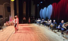 „Ojczyzna w sercu, pieśni na ustach”. Wzruszający koncert patriotyczny seniorów