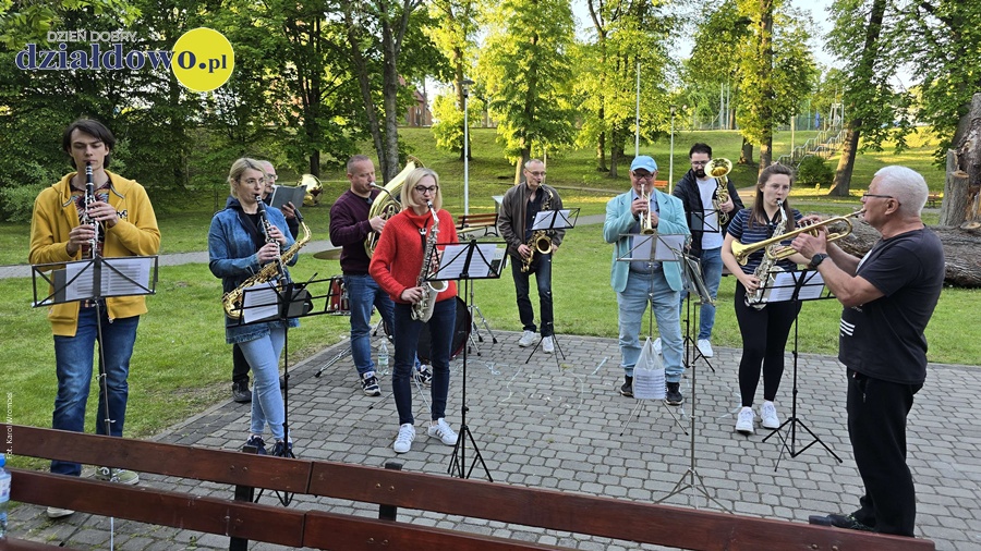 "Obrazki działdowskie" - widowisko plenerowe z okazji Jubileuszu Miejskiego Domu Kultury Działdowska Orkiestra Dęta