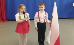 Upamiętnienie rocznicy uchwalenia Konstytucji 3 Maja. Przedszkole nr 4
