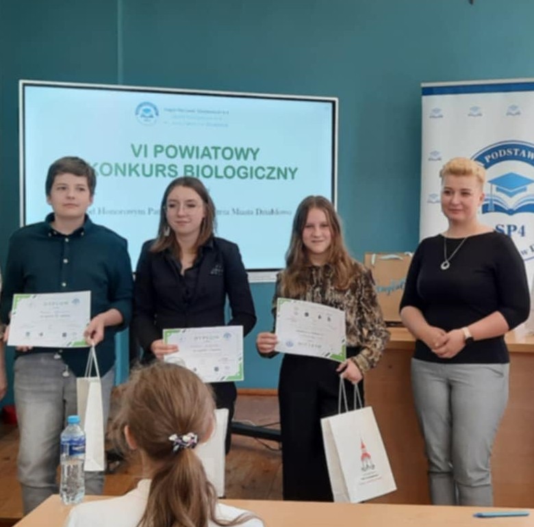 Stawonogi bez tajemnic laureaci konkursu z wiceburmistrz Izabelą Sokolnicką