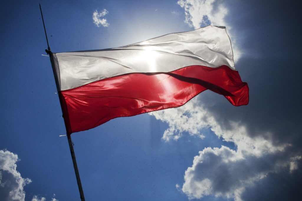 Majowe święto-wywieśmy flagi flaga polski