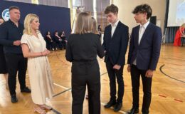 Czas na pożegnanie. Zakończenie roku szkolnego klas ósmych w „Czwórce”