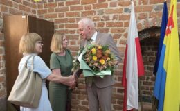 Burmistrz Grzegorz Mrowiński jednogłośnie z votum zaufania i absolutorium