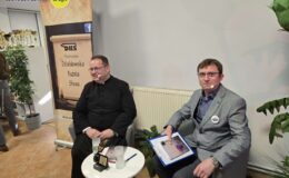 „Wszędobylny” ks. Dawid Galanciak „W zmowie z ciszą” w Burkacie