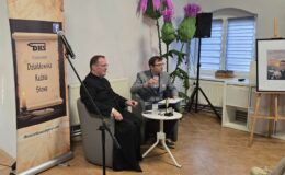 „Wszędobylny” ks. Dawid Galanciak „W zmowie z ciszą” w Burkacie