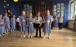 Pożegnanie z Przedszkolem nr 1 im. Jana Brzechwy w Działdowie. Grupa Jeżyków.