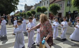 Procesja Bożego Ciała. Parafia pw. Podwyższenia Krzyża Świętego w Działdowie