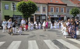 Procesja Bożego Ciała. Parafia pw. Podwyższenia Krzyża Świętego w Działdowie