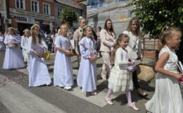 Procesja Bożego Ciała. Parafia pw. Podwyższenia Krzyża Świętego w Działdowie