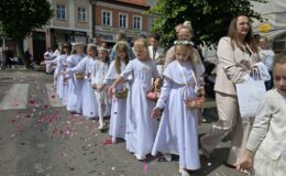 Procesja Bożego Ciała. Parafia pw. Podwyższenia Krzyża Świętego w Działdowie